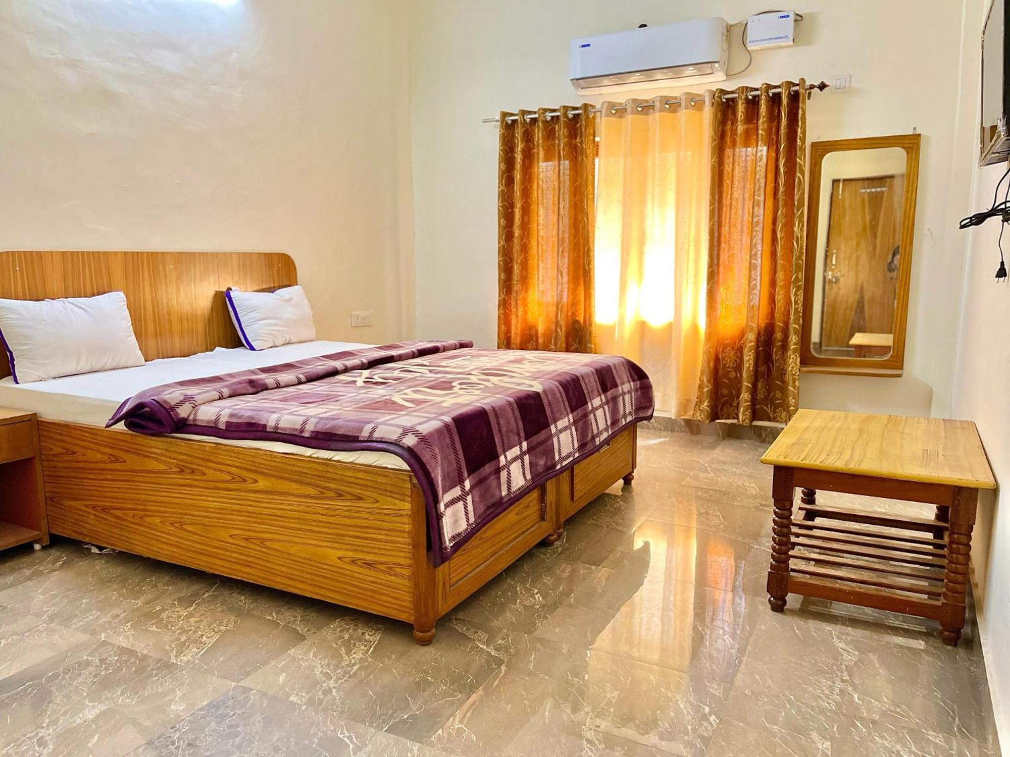 Aditya Palace Orchha Exteriör bild